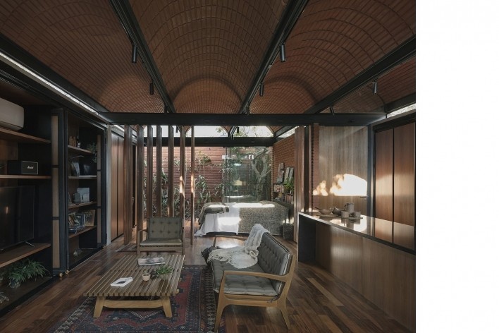 Casa Intermedia, Assunção, Paraguai, 2021. Arquitetos Horacio Cherniavsky, Viviana Pozzoli, Gabriela Ocampos, Franco Pinazzo e Rolph Vuyk (autores) / Equipo de Arquitectura<br />Foto Frederico Cairoli 