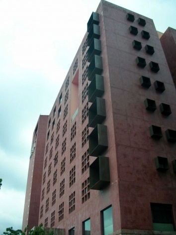 Biblioteca da Universidade Vasca. Rafael Moneo, 2008<br />Foto Gabriela Celani 