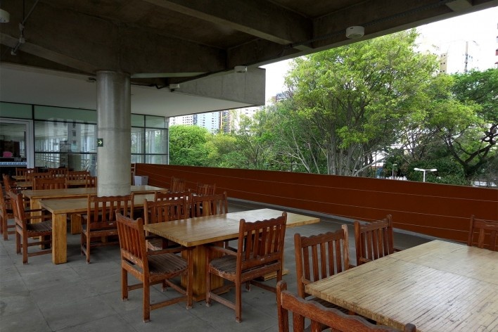 Terminal Digital do Ensino, São Caetano do Sul, 2008. Arquiteto José Augusto Aly<br />Foto Mauro Calliari 