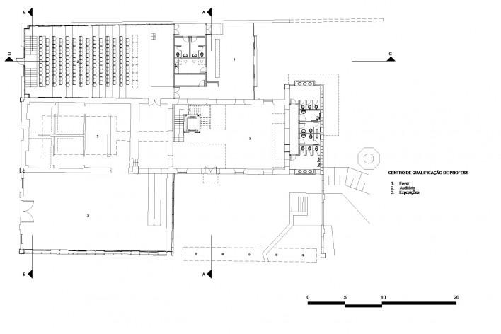 Fábrica de Sal – Centro Educacional de Ribeirão Pires, planta nível 754 do Centro de Qualificação de Professores, 2001-2003. Arquitetos Rafael Perrone e Márcio do Amaral<br />Imagem divulgação 