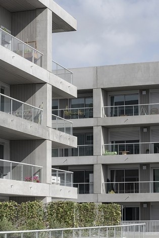 Bottière Chénaie, Nantes, France, 2019. Architects Kees Kaan, Vincent Panhuysen, Dikkie Scipio (authors) / Kaan Architecten<br />Foto/ photo Sebastian van Damme 