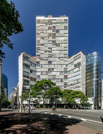 Edifício Eiffel, 1953/1956. Arquiteto Oscar Niemeyer<br />Foto Rafael Schimidt  [Fotoarquitetura]
