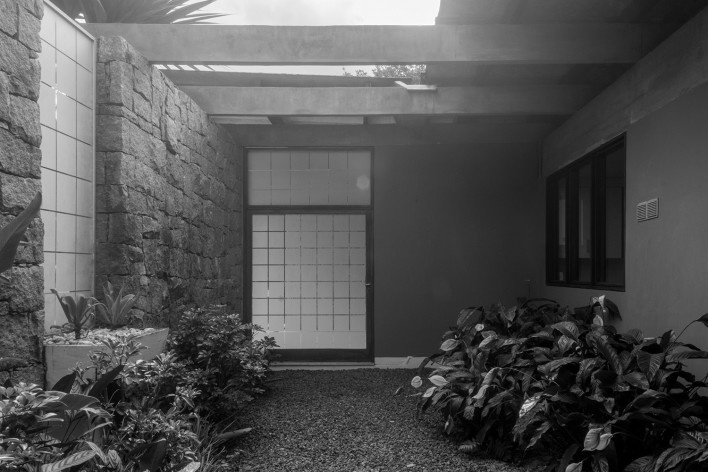 Residência da Rua Lages, Joinville SC. Arquiteto Luis Napoleão Carias de Oliveira<br />Foto Larry Sestrem 