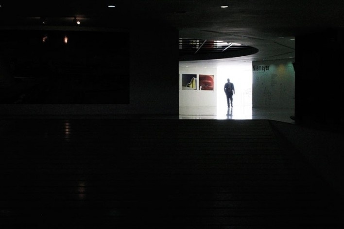 Vista da área de exposição a partir do túnel de acesso ao olho<br />foto Lygia Nery 