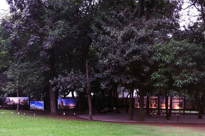 Exposição “Patrimônio e paisagem”, com fotografias de Victor Hugo Mori, curadoria de Michel Gorski e Abilio Guerra<br />Foto divulgação  [MCB, 2008]