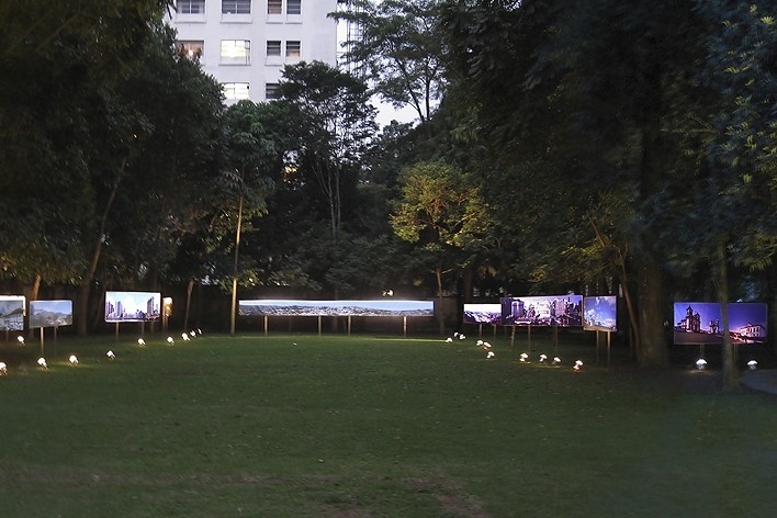 Exposição “Patrimônio e paisagem”, com fotografias de Victor Hugo Mori, curadoria de Michel Gorski e Abilio Guerra<br />Foto divulgação  [MCB, 2008]