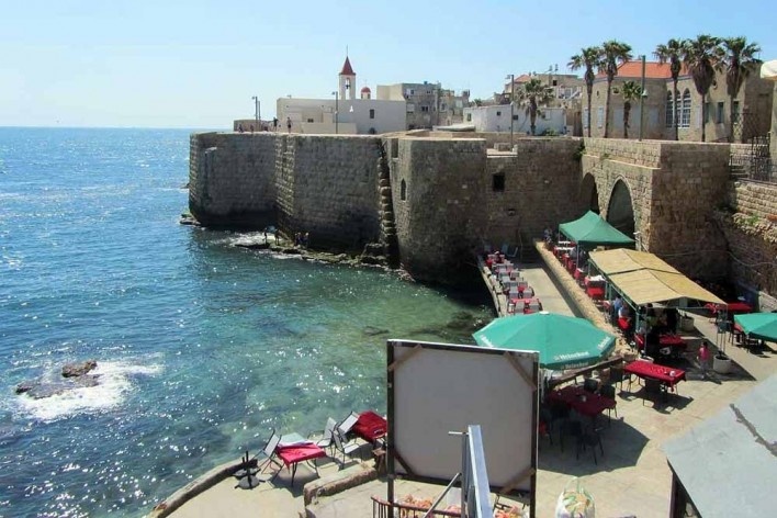 Akko, caminho sobre as muralhas<br />Foto Victor Hugo Mori 