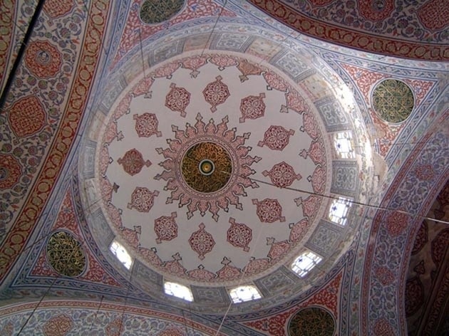 Uma das abóbadas azulejadas da Mesquita Azul<br />Foto Ismail Küçük 