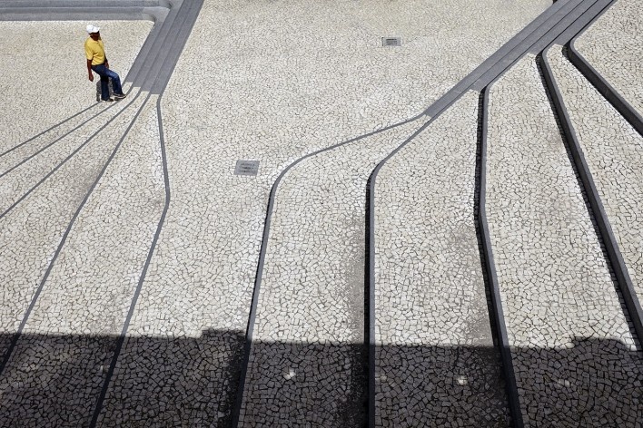 Praça e ladeira da Barroquinha, vista superior. Metro arquitetos associados<br />Foto Ilana Bessler 