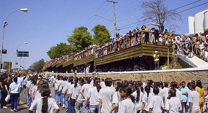Terraço dos Resedás, rua ocupada. Douglas Piccolo e Cibele Correard Piccolo