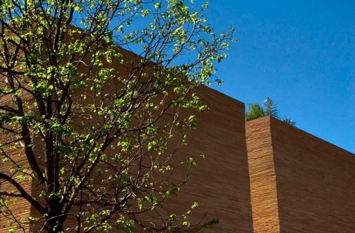Casa en el aire. Contrapeso. Sergio Fanego, Larissa Rojas, Miguel Duarte. Luque, Paraguay. 2008-2010.