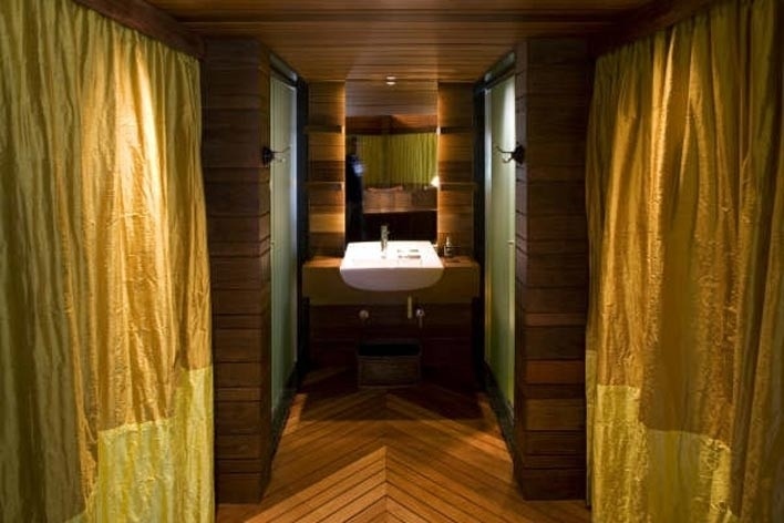 Casa Folha, Angra dos Reis RJ. Mareines + Patalano Arquitetura, 2008<br />Foto Leonardo Finotti 