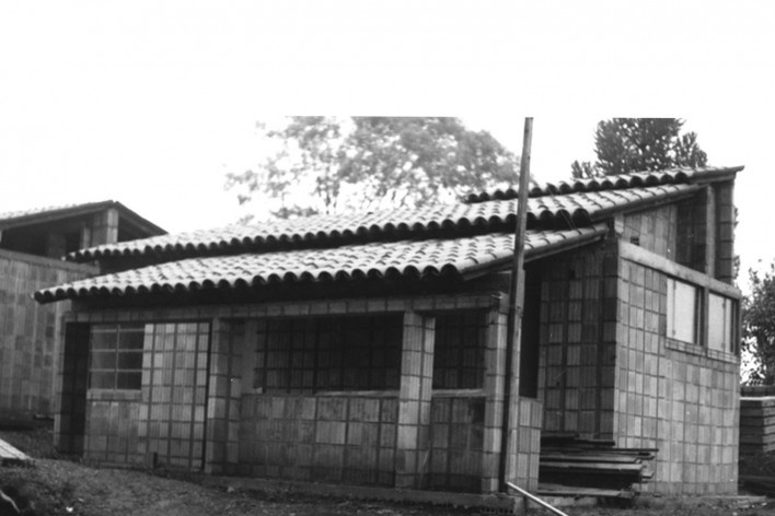 Sequência de obra: residências prontas para acabamento [Acervo Joan Villà]