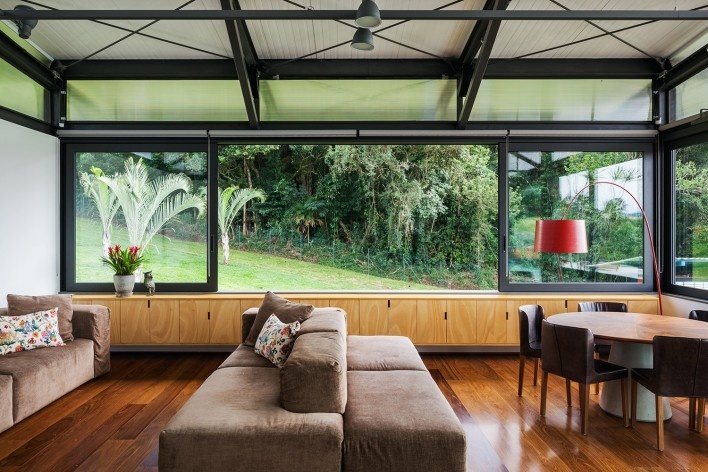 Residência Piracaia, Piracaia SP Brasil, 2012-2014. Arquitetos Lua Nitsche e Pedro Nitsche / Nitsche Arquitetos Associados<br />Foto Nelson Kon 