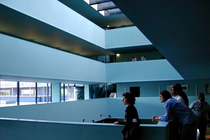 Centro de Ensino Profissional de Marcelin, Morges, Suíça. Geninasca & Delafortrie 1995-2003<br />Foto Butikofer & de Oliveira Arquitetos 