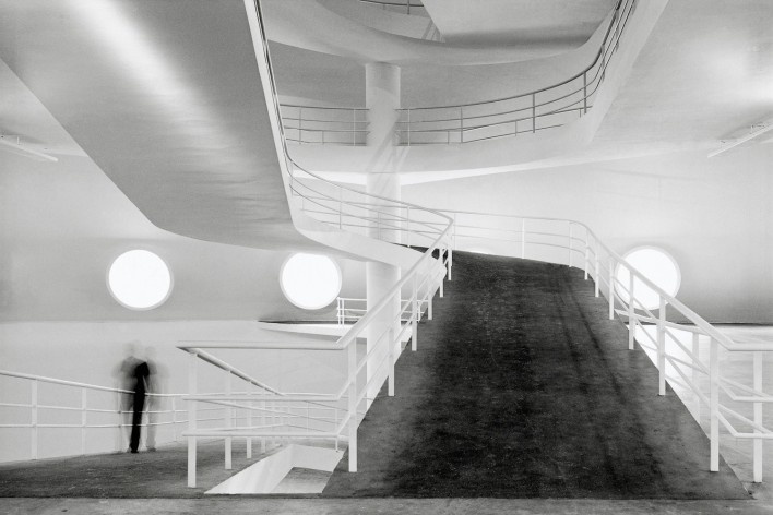 Oca no Parque do Ibirapuera, São Paulo. Arquiteto Oscar Niemeyer e equipe, restauro de Paulo Mendes da Rocha<br />Foto Nelson Kon 