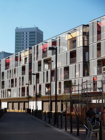 Conjunto Habitacional Fira de Barcelona – L’Hospitalet de Llobregat, fachada sul, Barcelona 2009. ONL Arquitectura<br />Foto Gianluca Giaccone 