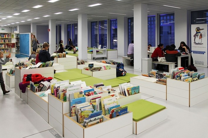 Biblioteca Municipal de Stuttgart, ala infantil. Arquiteto Young Yi<br />Foto Luiz Antonio Lopes de Souza 