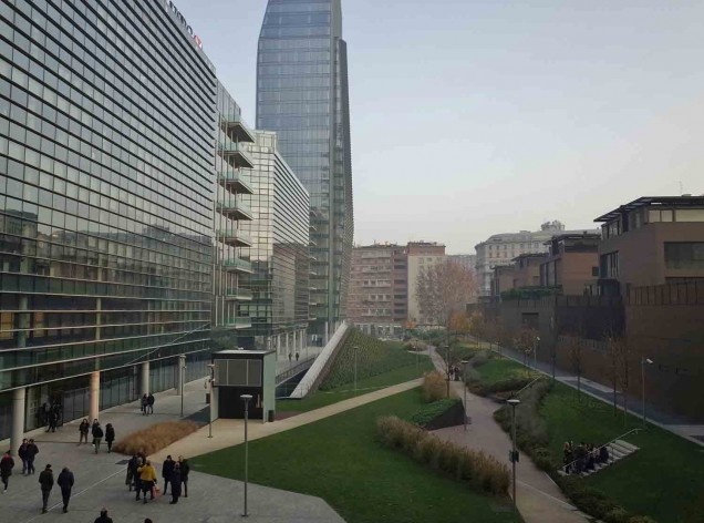 Piazza Lina Bo Bardi, Varesine, Milão. Kohn Pedersen Fox Associates<br />Foto Viviana Pozzoli 
