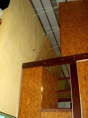 Figura 7 - Dependência dos jovens - sistema de ventilação. Detalhe do alçapão<br />Imagem dos autores do projeto 