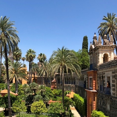 Galeria de Grotescos, passagem elevada que se estende pelos jardins reais<br />Foto José Lira 