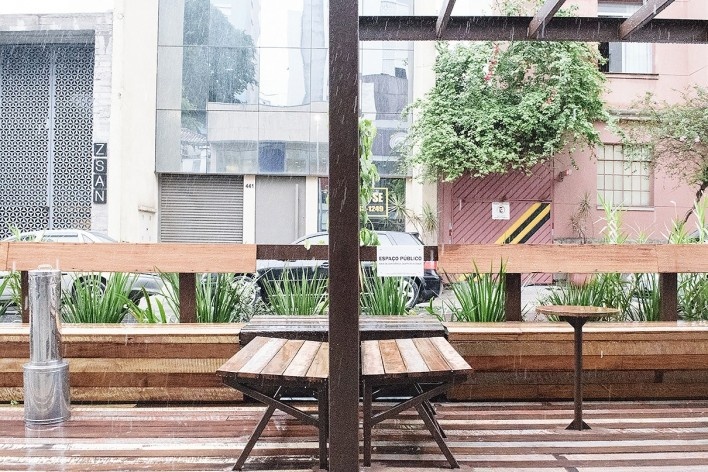 Parklet Oscar Freite, São Paulo, 2015, arquiteto Homã Alvico<br />Foto divulgação 