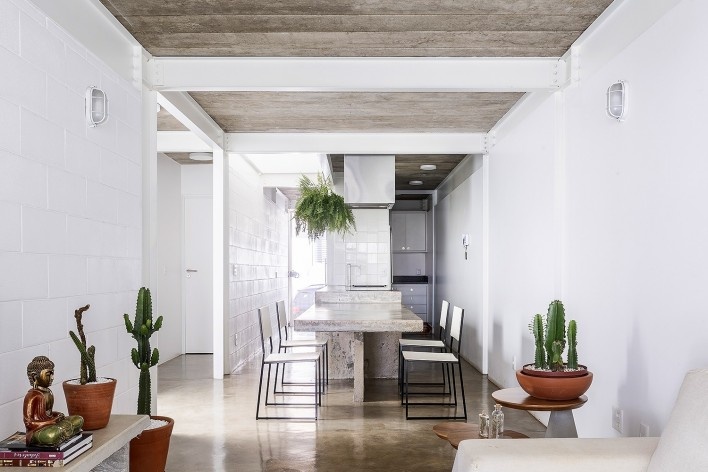 Casa 711H, Brasília, 2017. Arquitetos Daniel Mangabeira, Henrique Coutinho e Matheus Seco<br />Foto Joana França 