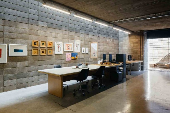 Casa-ateliê da Vila Charlote, iluminação natural, Presidente Prudente SP, arquiteta Cristiana Pasquini<br />Foto Pedro Kok 