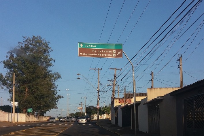 Visitando a Igreja Nossa Senhora de Monte Serrat: chegando em Salto<br />Foto Carolina Rodrigues Cunha 