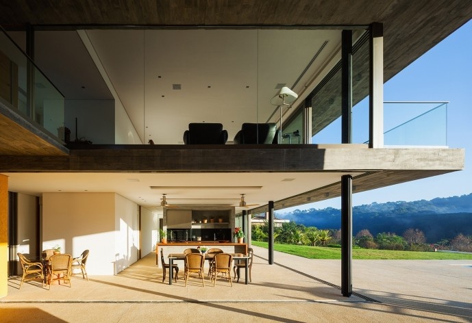 Residência LG, Bragança Paulista SP Brasil, 2014. Arquitetos Henrique Reinach e Maurício Mendonça (autores)/ Reinach Mendonça Arquitetos Associados<br />Foto/ photo Nelson Kon 
