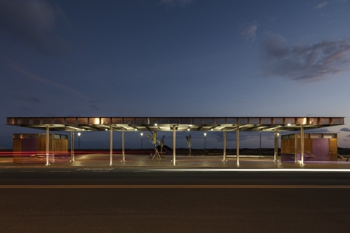 Requalificação urbana e ambiental da orla de Ilha Comprida, 2019. Arquitetos Marcos Boldarini e Lucas Nobre<br />Foto Leonardo Finotti 