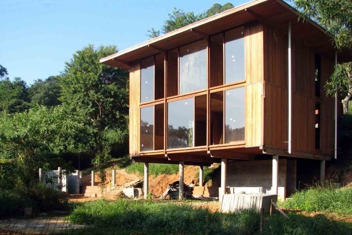 Vila Taguaí, construção, Carapicuiba SP, 2007-2010. Arquitetos Cristina Xavier (autora), Henrique Fina, Lucia Hashizume e João Xavier (colaboradores)<br />Foto Cristina Xavier 