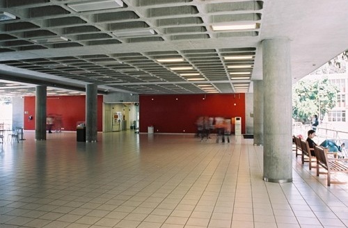 Vista interna - saguão<br />Fotos de Nelson Kon e Tiago Andrade 