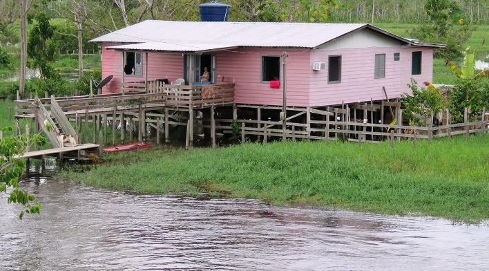 Margem do Rio Amazonas<br />Foto Eduardo Oliveira Soares, julho 2019 