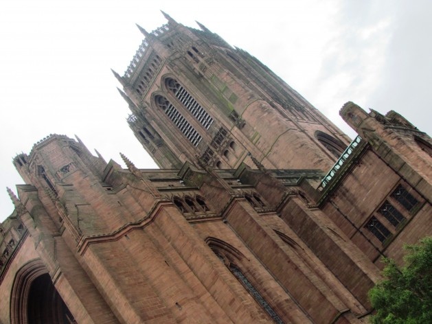 Vista externa da Catedral de Liverpool<br />foto Ana Paula Spolon 