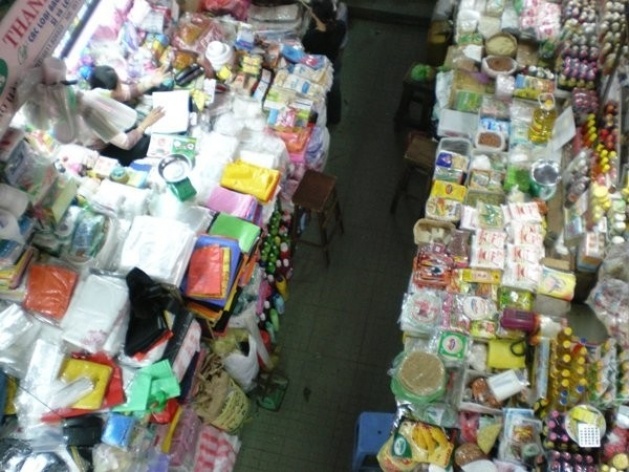Corredor do mercado em Danag<br />Foto Lucia Maria Borges de Oliveira 