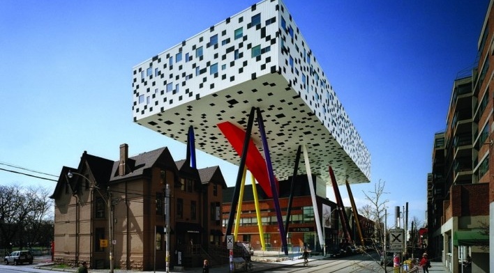 Sharp Center, exterior, Toronto, arquiteto Will Alsop, 2004<br />Foto Richard Johnson  [Alsop Architects]
