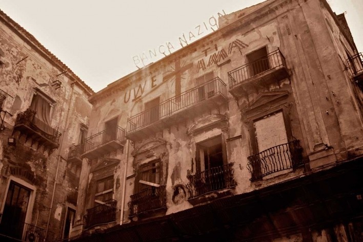 Edifício abandonado. Palermo, Itália. Agosto/2010<br />Foto Francisco Alves 