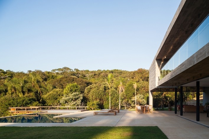 Residência LG, Bragança Paulista SP Brasil, 2014. Arquitetos Henrique Reinach e Maurício Mendonça (autores)/ Reinach Mendonça Arquitetos Associados<br />Foto/ photo Nelson Kon 