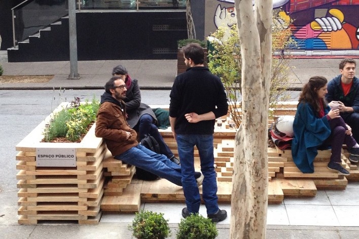 Zonas Verdes para o Design Weekend, rua Amauri. Zoom, Superlimão, Tato, H2C e Marton<br />Foto Ricardo Lisboa 