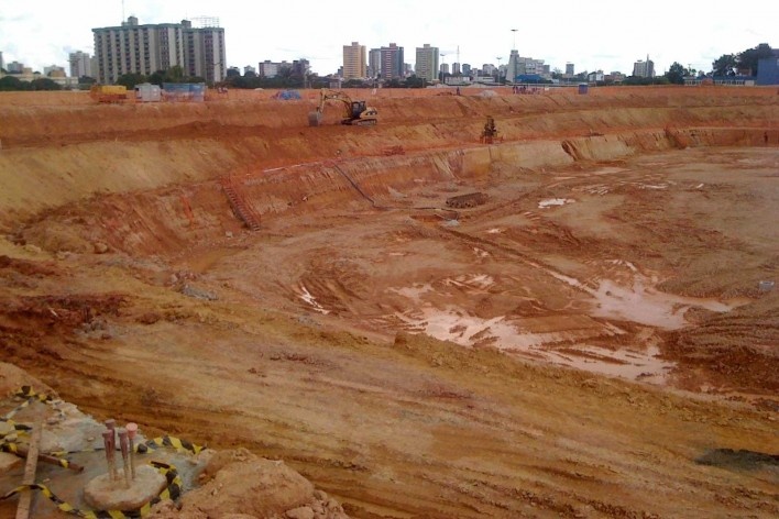 O terreno onde estava implantado o Vivaldão após sua demolição em 2010<br />Foto Fernando Serapião 