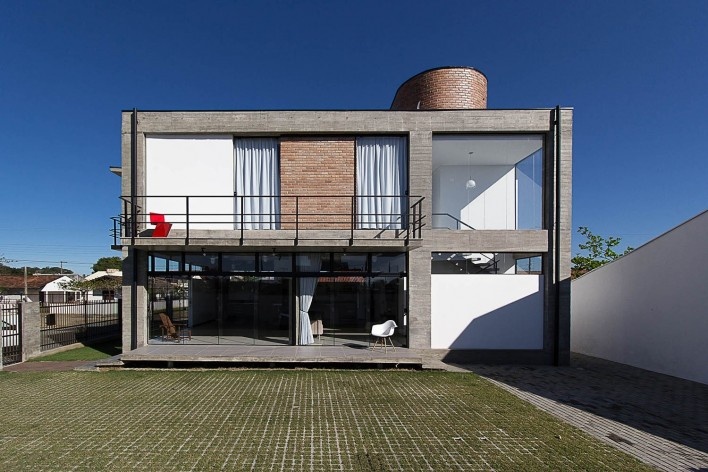 Casa D, Praia Alegre, Penha SC Brasil, 2014. Arquiteto Pablo José Vailatti / PJV Arquitetura<br />Foto Larry Sestrem 
