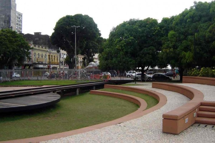 Estação das Docas, Belém, 1996-2000. Paisagismo de Rosa Kliass<br />Foto Giovani Sarquis 