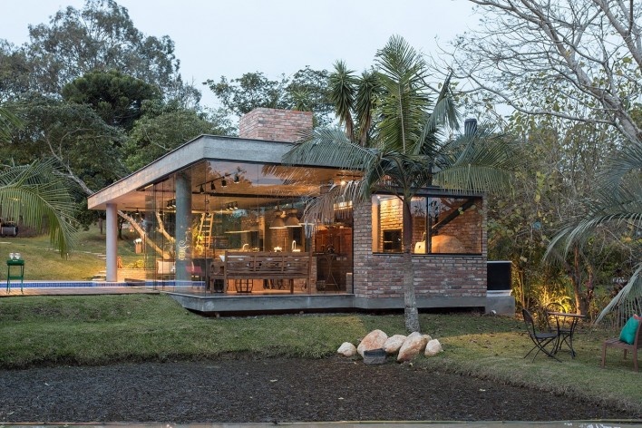 Kiosk EL165, Gravataí RS Brasil, 2016. Architects Diego Brasil and Anderson Calvi / Br3 Arquitetos<br />Foto / photo Marcelo Donadussi 