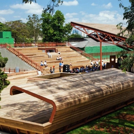 Praça Victor Civita - Museu Aberto da Sustentabilidade, vista interna da praça, São Paulo. Levisky Arquitetos Associados, 2008<br />Foto Nelson Kon 