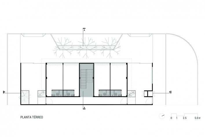 Casas + Edifício Misto MBV2, planta térreo edifício misto, Sobral CE Brasil, 2020. Arquitetos Bruno Braga, Bruno Perdigão, Igor Ribeiro e Luiz Cattony / Rede Arquitetos<br />Imagem divulgação  [Rede Arquitetos]