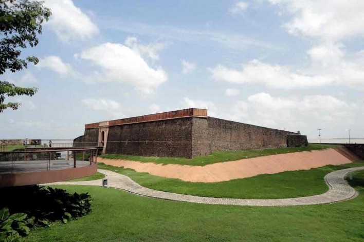 Feliz Luzitânia, Belém, 1996-2000. Paisagismo de Rosa Kliass<br />Foto Giovani Sarquis 