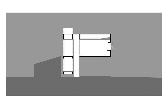 Casa en el aire. Sección. Sergio Fanego, Larissa Rojas, Miguel Duarte. Luque, Paraguay. 2008-2010.