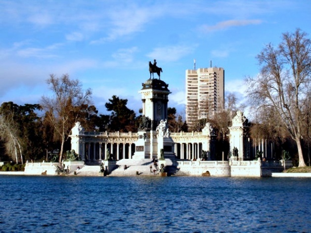 Monumento nos Jardins del Retiro<br />Foto Ana Paula Medeiros 