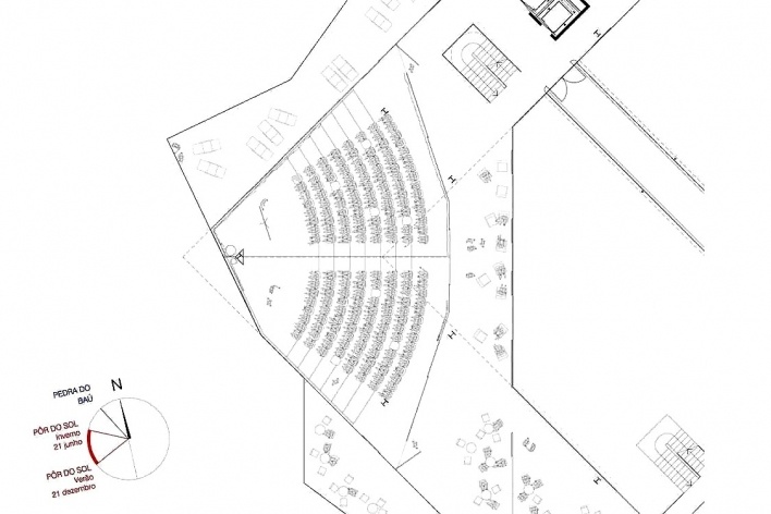 Alojamento em Campos do Jordão, disposição do auditório – aberto ao exterior, Campos do Jordão. MMBB Arquitetos, 2009<br />Desenho escritório 